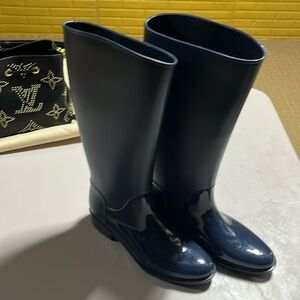 Sam edelman sz. 9 all weather boots blue , like new. Silver logo.